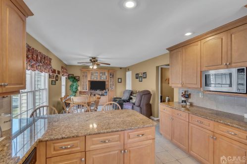 40 Lavender Dr, Princeton NJ  08540-9448 exterior