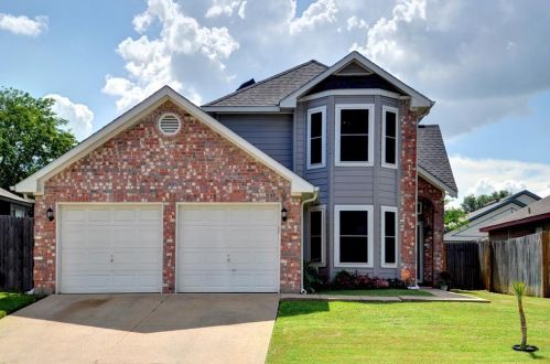 8416 Cloverglen Ln, Fort Worth, TX 76123-1614