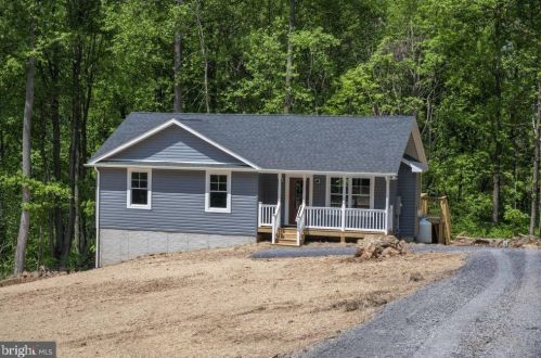 1388 High Top Rd, Linden, VA 22642-5500