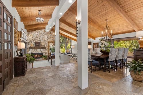 11407 Arroyo Ave, Santa Ana CA  92705-2403 exterior