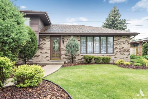 15512 Canterbury Ln, Orland Park, IL 60462-4992