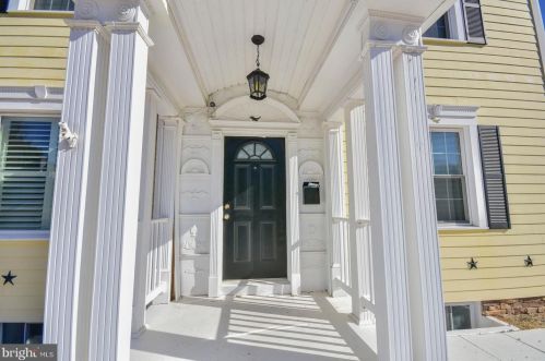 615 Church St, Charles Town, WV 25414-1401