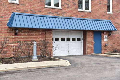 7120 Milwaukee Ave, Niles IL  60714-4491 exterior