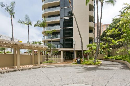 1015 Wilder Ave, Honolulu HI  96822-2600 exterior