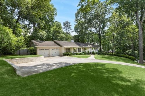 6585 Bridgewood Valley Rd, Atlanta, GA 30328-2959