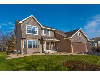 105 Wildflower Ct, Minnetrista, MN 55388