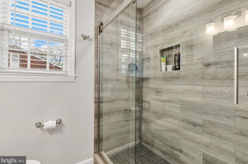 322 Northwest Dr, Silver Spring MD 20901-1431 exterior