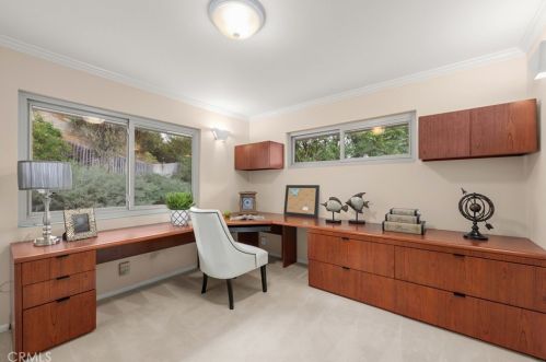 1430 Greenbriar Rd, Glendale CA  91207-1053 exterior