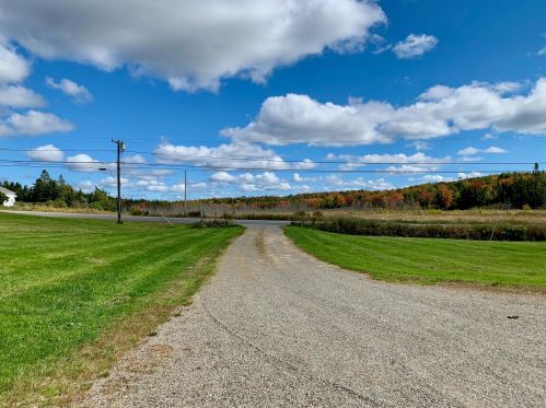 83 Kennebec Rd, Machias, ME 04654-3438