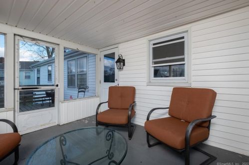 11 Dobson Cir, Middletown CT  06457-4603 exterior