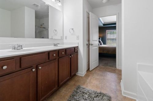 421 Fernbay Dr, Atlanta GA  30331-8957 exterior
