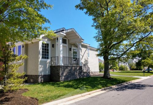 17 Warren St, Locust, NJ 07760-2011