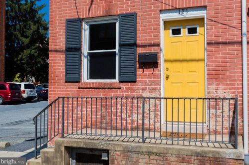 121 Vine St, Lancaster PA  17602-3517 exterior