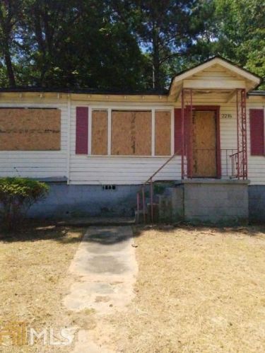 2286 Carver Dr, Atlanta GA  30314-1241 exterior