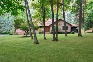 35 Twin Brooks Trl, Chester, NJ 07930-2820