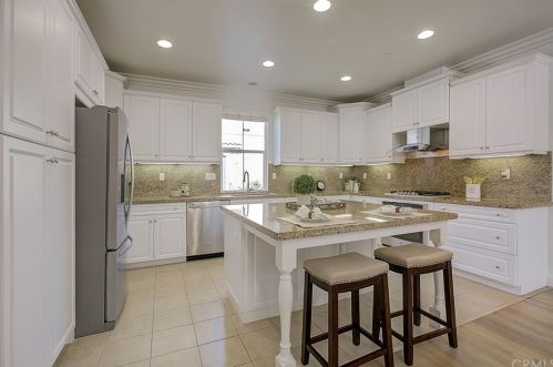 225 Wicker, Irvine CA  92618-1170 exterior