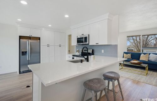 10007 Marble St, Sandy UT 84094-4027 exterior