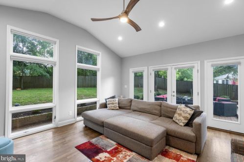3717 Forest Grove Dr, Annandale, VA 22003-1957