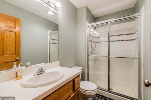 2224 Ariel St, Saint Paul MN  55109-2852 exterior