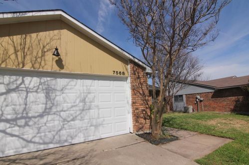 7568 Bigleaf Ln, Fort Worth TX  76137-1403 exterior