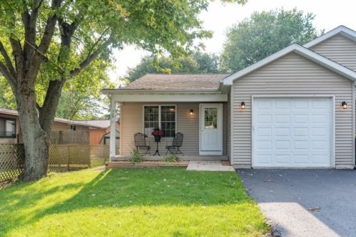 320 Depot St, Somonauk, IL 60552-9853