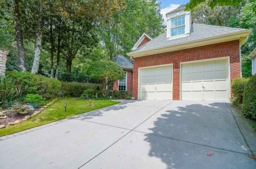 335 Ledgemont Ct, Atlanta, GA 30342-4800