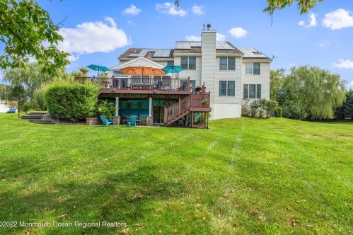 7 Bermet Ct, Tinton Falls NJ 07724-4026 exterior