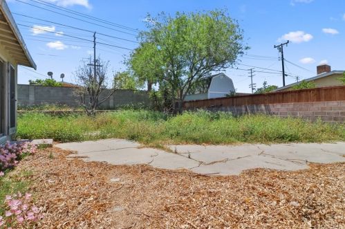 1020 Dennis Ave, Simi Valley CA  93065-3224 exterior