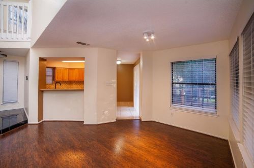 420 Santa Fe Trl, Irving, TX 75063-4811