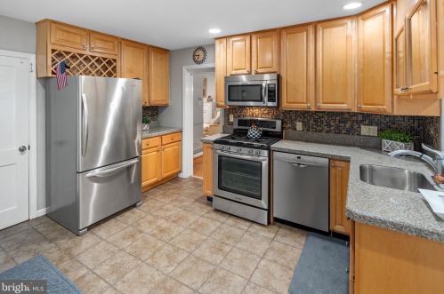 711 Greenman Rd, Tavistock NJ  08033-2719 exterior