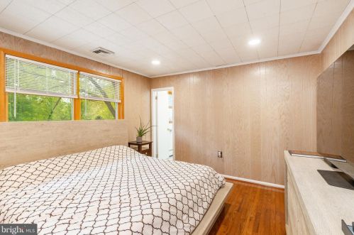 6910 Cliff Rd, Philadelphia PA  19128-4405 exterior