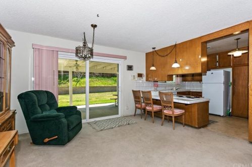 6322 Westview Dr, Riverside CA  92506-5322 exterior