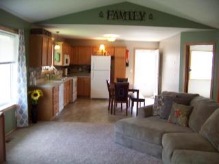 825 6th St, Hastings, MN 55033-1625