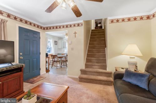 19 Sunset Ave, Ephrata PA  17522-2302 exterior