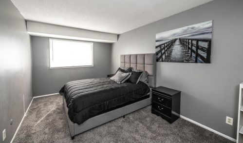 1677 Hickory Hill Dr, Saint Paul MN  55122-2527 exterior