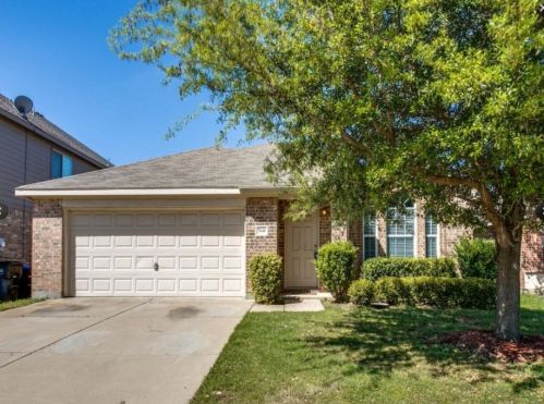 7640 Rainbow Creek Dr, Fort Worth, TX 76123-2116