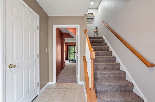 625 Hilton Cir, Noblestown, PA 15071-1746