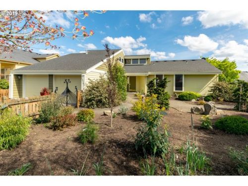 20782 Filbert St, Aurora, OR 97002-9256