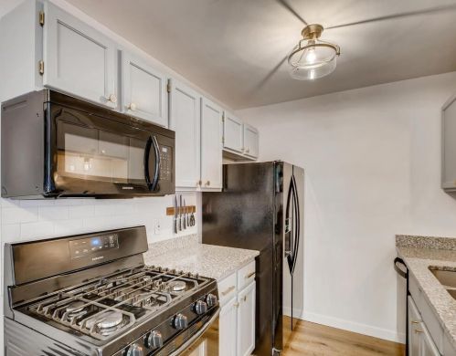 1645 City View Dr, Saint Paul MN  55121-1701 exterior
