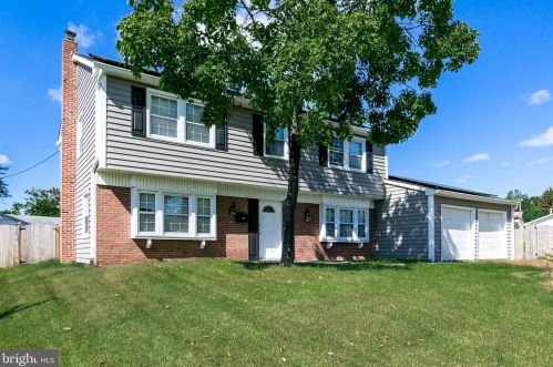 77 Ember Ln, Willingboro, NJ 08046-2443