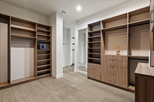 1575 Grant Rd, Los Altos CA  94024-6149 exterior