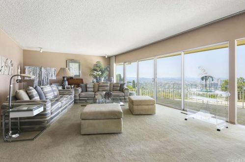 1660 Cielito Dr, Glendale CA  91207-1022 exterior