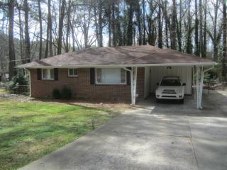 2829 Luther Dr, Atlanta GA  30344-2366 exterior