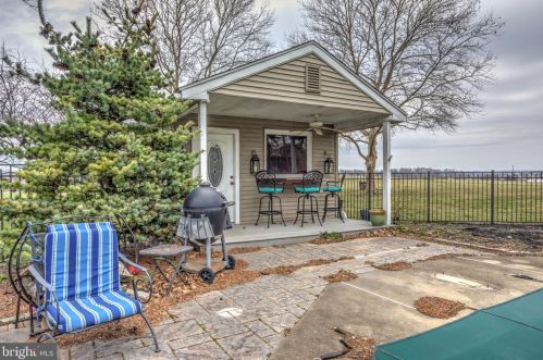 2045 Rockvale Rd, Lancaster PA  17602-1405 exterior