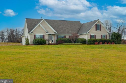 410 Wood End Ct, Charles Town WV  25414-5294 exterior