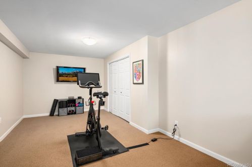 6068 Clinton Ct, Englewood CO 80111-5217 exterior