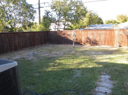 2833 Posey Dr, Irving TX  75062-4121 exterior