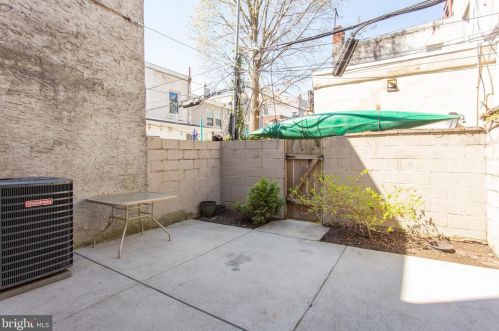 1704 4 St, Philadelphia PA 19133-3230 exterior