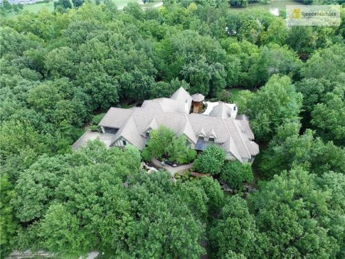 11505 Pawnee Cir, Shawnee Mission, KS 66211-2944