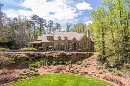 846 Davis Dr, Atlanta, GA 30327-4532